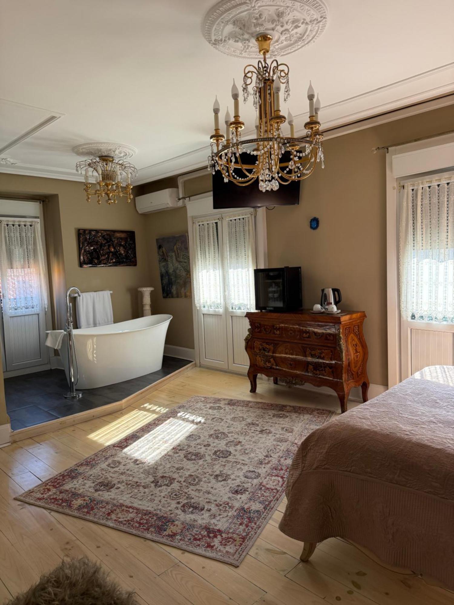 Hostal Boutique Puerta Del Sol Torrelavega Esterno foto